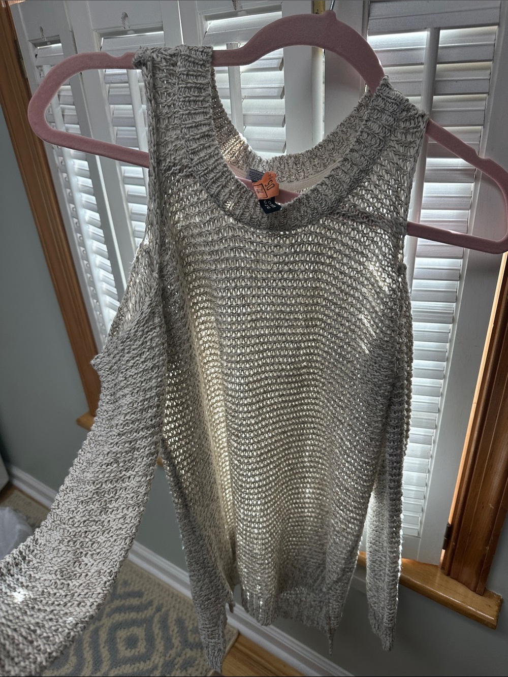 Women’s design lab XS spring open shoulders sweater